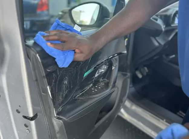 DetailCar Orange Carrefour le Coudoulet / Lavage et soin de véhicules sans eau sur Orange le Coudoulet