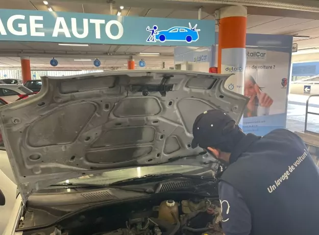 DetailCar Auchan La Seyne sur Mer/ Lavage et soin de véhicules sans eau sur La Seyne sur Mer