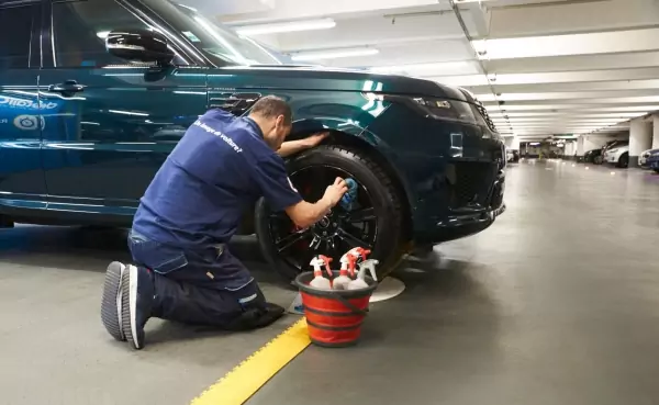 Lavage extérieur de véhicules sans eau