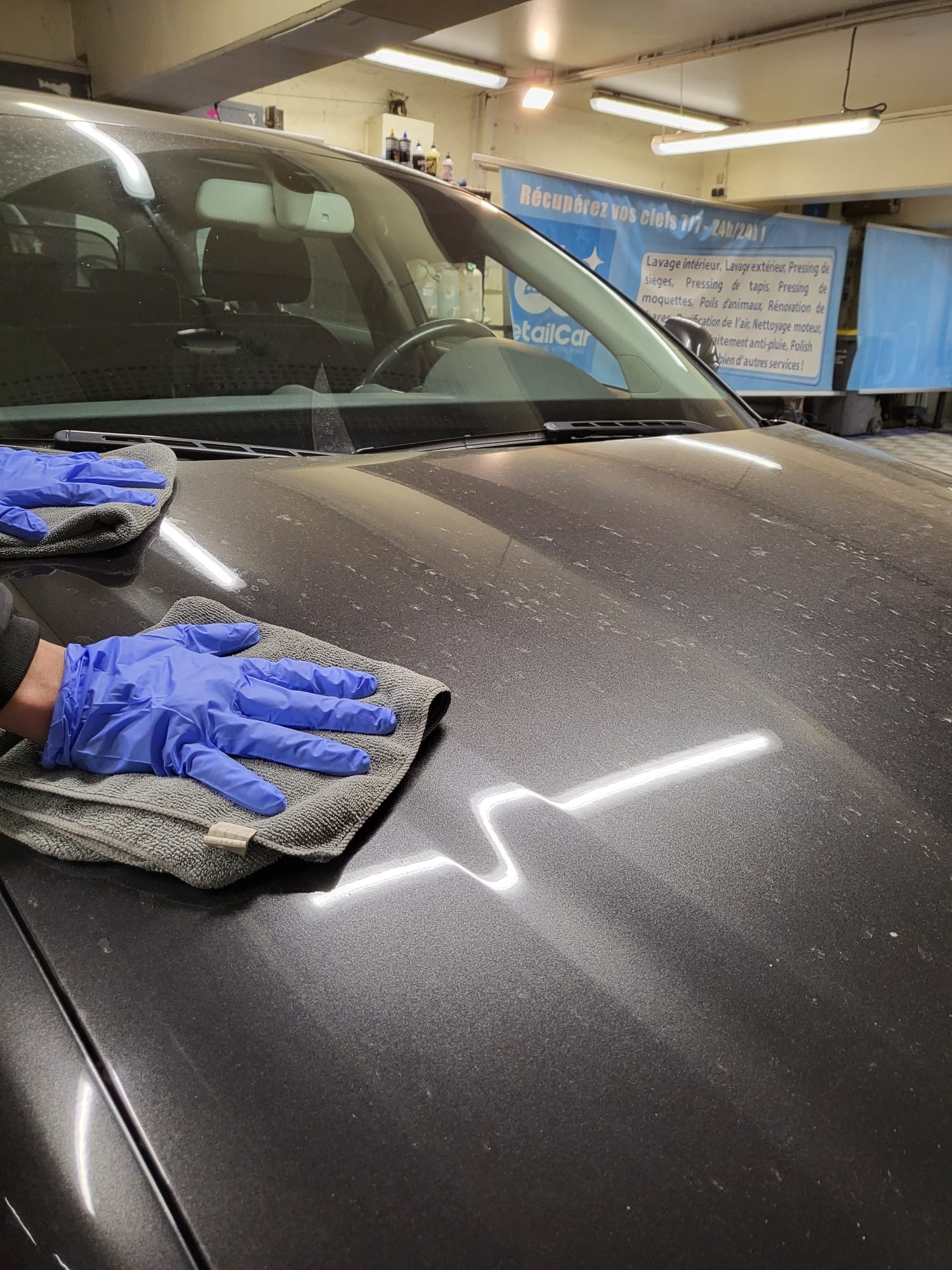 Lavage intérieur de voiture à domicile Paris – Nettoyage auto lustrage