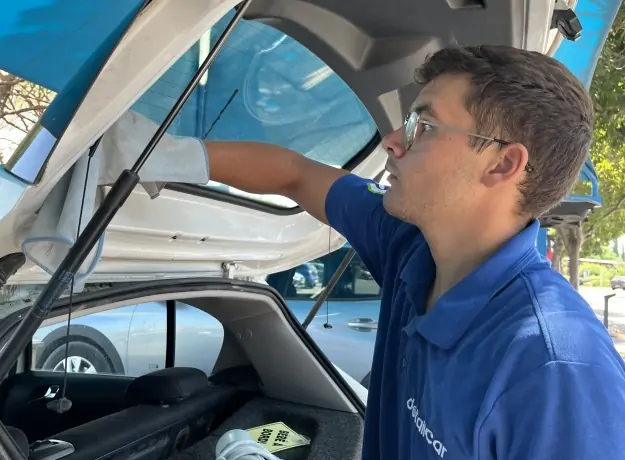 DetailCar Hyères Centr'Azur / Lavage et soin de véhicules sans eau sur Hyères